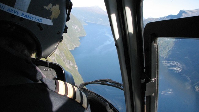 På vei mot Åkneset. (Foto: Ivar Grydeland)