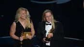 Svenskene Paul N.J. Ottosson og Per Hallberg måtte dele Oscar - Paul N.J. Ottosson (47) og Per Hallberg (54)vant begge Oscar for beste lydredigering. 