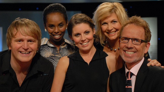 Askil Holm, Noora Noor, Julie Dahle Aagård, Torhild Sivertsen og Ivar (Foto: Erik Dyrhaug/NRK) Askil Holm, Noora Noor, Julie Dahle Aagård, Torhild Sivertsen og Ivar (Foto: Erik Dyrhaug/NRK)