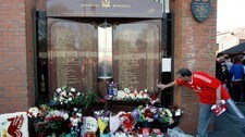 Liverpool Memorial (Foto: PAUL THOMAS/AP) Liverpool Memorial (Foto: PAUL THOMAS/AP)