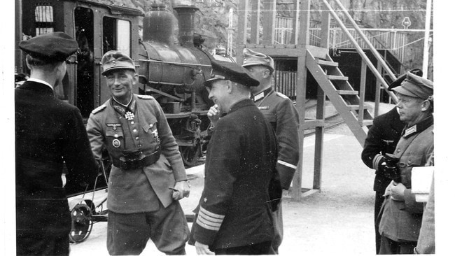 General Eduard Dietl på Katterat stasjon (Foto: Privat)