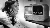 HØR: Arne Willassen synger Bodø-sang som kjenning på kortbølgen. 1951. - Arne Willassen synger Bodø-sang som kjenning på kortbølgen til programposten "Distriktsreportasjer i Kortbølgen". 1951. 
LIGGER UTE PÅ NRK NORDLAND FYLKESLEKSIKON!





