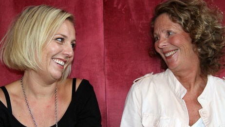 Linn Skåber og Kristin Tonjer (Foto: Charlotte Haarvik Sanden/NRK)