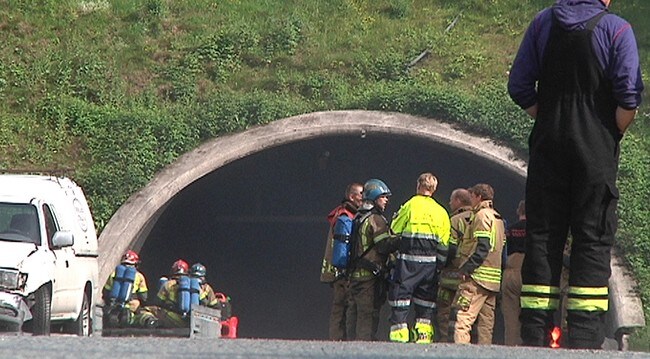 Video Dramatisk i Oslofjordtunnelen (Foto: Nyhetsspiller) Video Dramatisk i Oslofjordtunnelen (Foto: Nyhetsspiller)
