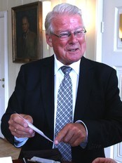 Carl I. Hagen (Foto: Jonas Sætre/NRK) Carl I. Hagen (Foto: Jonas Sætre/NRK)