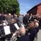 Kongen fikk korpsmusikk da han ankom Hadeland Glassverk.