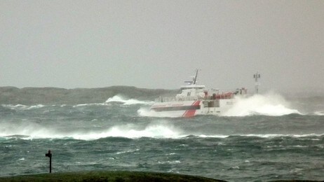 MS Helgeland på tur fra Lovund til Træna onsdag ettermiddag. (Foto: Hermann Aasnes Mindrum) MS Helgeland på tur fra Lovund til Træna onsdag ettermiddag. (Foto: Hermann Aasnes Mindrum)