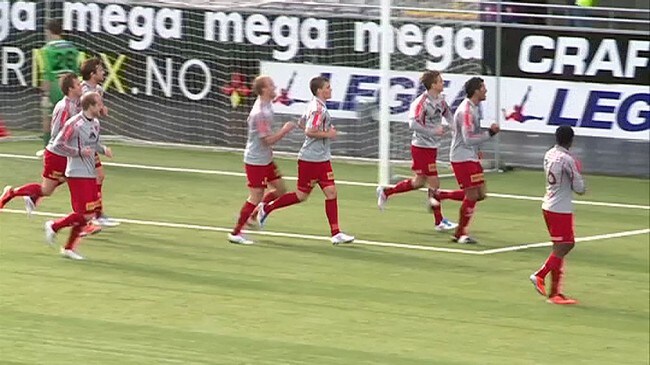 Video 1.Div: Hønefoss - Strømmen 29.05.11 (Foto: Nyhetsspiller) Video 1.Div: Hønefoss - Strømmen 29.05.11 (Foto: Nyhetsspiller)
