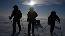 Jubileumsekspedisjonen over Antarktis (Foto: Norsk Polarinstitutt) Jubileumsekspedisjonen over Antarktis (Foto: Norsk Polarinstitutt)