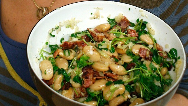 Bønnesalat med bacon og karse (Foto: Peter Tullberg/SVT) Bønnesalat med bacon og karse (Foto: Peter Tullberg/SVT)