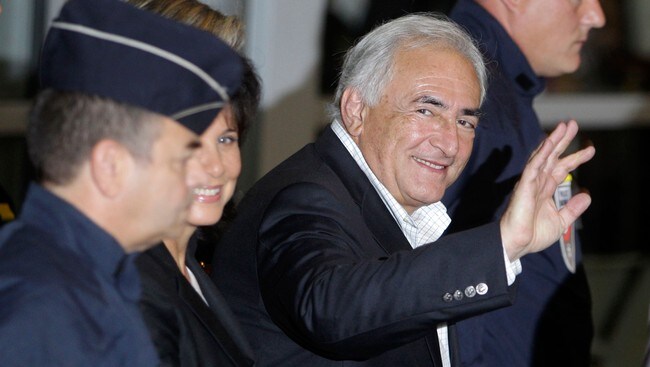 Dominique Strauss-Kahn har landet på fransk jord igjen (Foto: Michel Euler/Ap) Dominique Strauss-Kahn har landet på fransk jord igjen (Foto: Michel Euler/Ap)