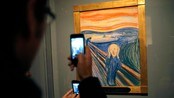 Edvard Munchs slekt i Nordland - Den verdensberømte kunstneren Edvard Munch (1863-1944) hadde fire søsken. Broren, Peter Andreas Munch, bosatte seg i Nord-Norge. Hans barnebarn, Kirsten Falk-Pettersen, forteller om Munch-familien i dette radiointervjuet fra 2007.

