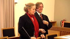 Elisabeth Hegstad og advokat Tormod Dege (Foto: NRK/NRK)