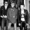 «Jeg er medlem av Unge Høyre fordi jeg er en sosseklyse som henger meg på alle andre». Fra «Daddy Longleg» med Squirms 1978. «Jeg er medlem av Unge Høyre fordi jeg er en sosseklyse som henger meg på alle andre». Fra «Daddy Longleg» med Squirms 1978.