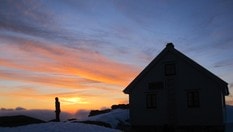 Tannpuss på Norges tak, kveldsstemning på Fonnabu