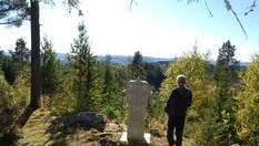 En Milestein ved pilgrimsveien viser hvor langt det er til Nidaros