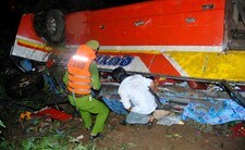Video Minst 34 drept i bussulykke i Vietnam (Foto: Nyhetsspiller)
