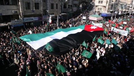 Jordan protesterer mot regjeringen (Foto: Nader Daoud/Ap) Jordan protesterer mot regjeringen (Foto: Nader Daoud/Ap)