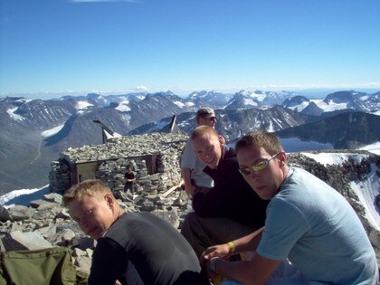 Matpause på toppen av Norge. Hva mer kan man ønske seg på en skyfri sommerdag?