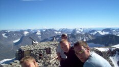 Matpause på toppen av Norge. Hva mer kan man ønske seg på en skyfri sommerdag?