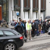 Kaos før fengslingsmøte (Foto: Øyvind Bye Skille/NRK) Kaos før fengslingsmøte (Foto: Øyvind Bye Skille/NRK)