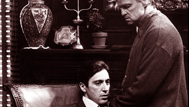 Pacino og Brando i Gudfaren, foto Wikipedia (Foto: Wikipedia) Pacino og Brando i Gudfaren, foto Wikipedia (Foto: Wikipedia)