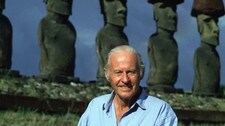 Thor Heyerdahl på Påskeøya. (Foto: Snare, Knut/SCANPIX)