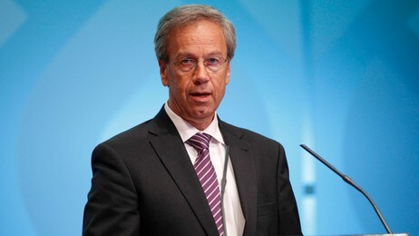 Sentralbanksjef Øystein Olsen på Norges banks rentemøte onsdag (Foto: Kallestad, Gorm/Scanpix) Sentralbanksjef Øystein Olsen på Norges banks rentemøte onsdag (Foto: Kallestad, Gorm/Scanpix)
