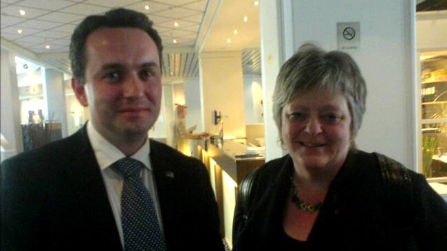 Stian Berger Røsland og Mari Sanden (Foto: Anette Holth Hansen/NRK) Stian Berger Røsland og Mari Sanden (Foto: Anette Holth Hansen/NRK)
