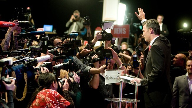 Jens Stoltenberg møter pressen. (Scanpix) Jens Stoltenberg møter pressen. (Scanpix)
