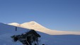 Blåtimen ved "Stallen", et av husene ved Peer-Gynt hytta i Rondane