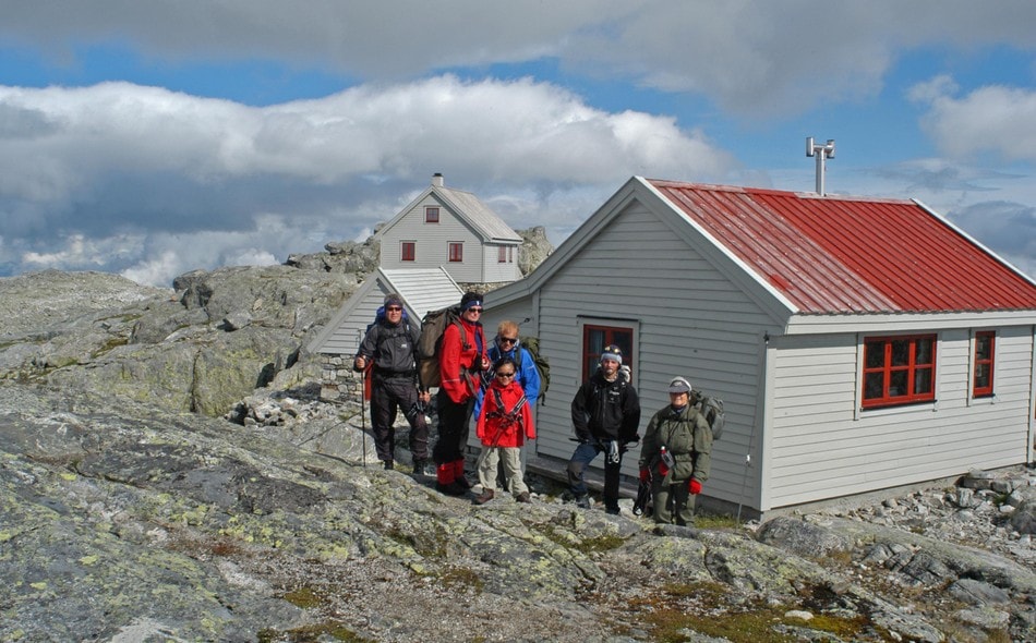 Klare for å gå over breen fra Fonnabu til Holmaskjer.