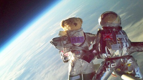 Teddybjørn i verdensrommet (Foto: Churchill College, University of Cambridge) Teddybjørn i verdensrommet (Foto: Churchill College, University of Cambridge)