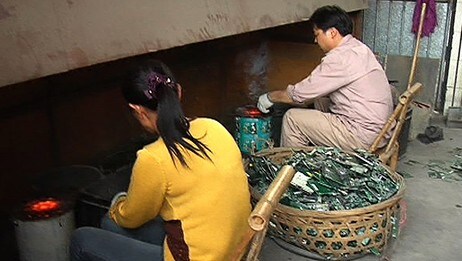 Mobilarbeidere i Kina (Foto: NRK) Mobilarbeidere i Kina (Foto: NRK)