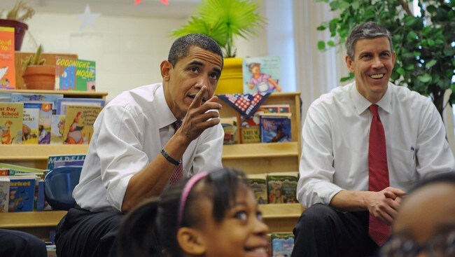 Barack Obama og Arne Duncan (Foto: NICHOLAS KAMM/AFP) Barack Obama og Arne Duncan (Foto: NICHOLAS KAMM/AFP)