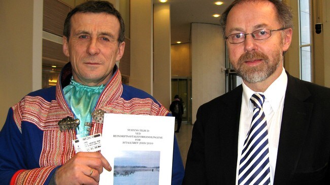 Nils Henrik Sara (t.v) og Leif Forsell   (Foto: Mette Ballovara/NRK)