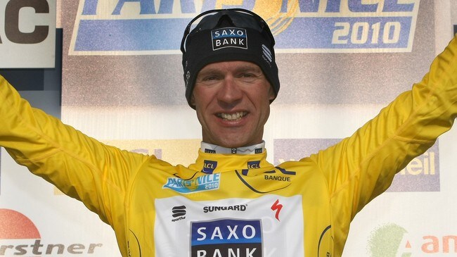 Jens Voigt i gul trøye i Paris-Nice (Foto: Lionel Cironneau/Scanpix/AP)