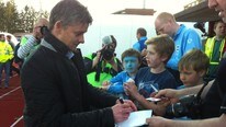 Ole Gunnar Solskjær på Sandnes stadion (Foto: Johan Mihle Laugaland/NRK) Ole Gunnar Solskjær på Sandnes stadion (Foto: Johan Mihle Laugaland/NRK)