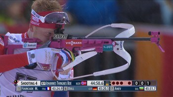 Johannes Tingnes Bø får tre bom på siste skyting under dagens skiskyting.