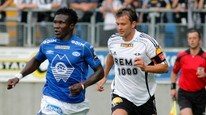 Moldes Makhtar Thioune (t.v.) og Rosenborgs Roar Strand (Foto: Ekornesvåg/Scanpix)