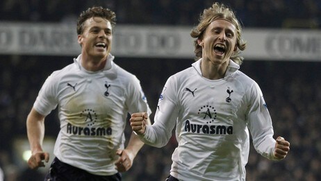 SOCCER-ENGLAND/ Tottenham Hotspur's Modric celebrates scoring, with Parker, during their English Premier League soccer match against Wigan Athletic (Foto: EDDIE KEOGH/Reuters) SOCCER-ENGLAND/ Tottenham Hotspur's Modric celebrates scoring, with Parker, during their English Premier League soccer match against Wigan Athletic (Foto: EDDIE KEOGH/Reuters)