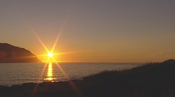 Solnedgang (Foto: Cosmin Cosma/NRK) Solnedgang (Foto: Cosmin Cosma/NRK)