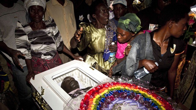 Gravferd for homofil i Uganda (Foto: MARC HOFER/Afp)
