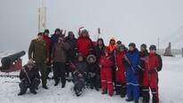 feiring på jan mayen (Foto: Jarl Grøneng) feiring på jan mayen (Foto: Jarl Grøneng)