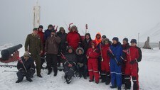 feiring på jan mayen (Foto: Jarl Grøneng) feiring på jan mayen (Foto: Jarl Grøneng)