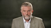 Hør Steinfeld rapportere om Bolsjoj-dramaet - Hans-Wilhelm Steinfeld rapporter fra Moskva om dramaet på Bolsjoj-balletten. Intervjuer: Ugo Fermariello.