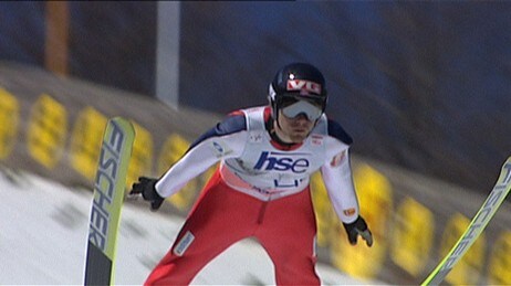 Video Romøren hoppet 221,5 meter (Foto: Nyhetsspiller) Video Romøren hoppet 221,5 meter (Foto: Nyhetsspiller)