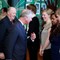 Prins Charles hilser på Khamshajiny Gunaratnam (t.h.) som overlevde Utøya 22.07.12 på Nobels fredssenter i Oslo tirsdag.