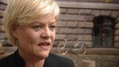 Kristin Halvorsen om sidemål - Regjeringa endrer likevel IKKE systemet med egne karakterer og eksamener i sidemål.