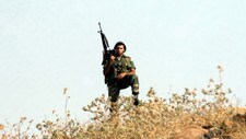 En libanesisk soldat vokter grensen mellom Israel og Libanon (Foto: ALI DIA/Afp) En libanesisk soldat vokter grensen mellom Israel og Libanon (Foto: ALI DIA/Afp)